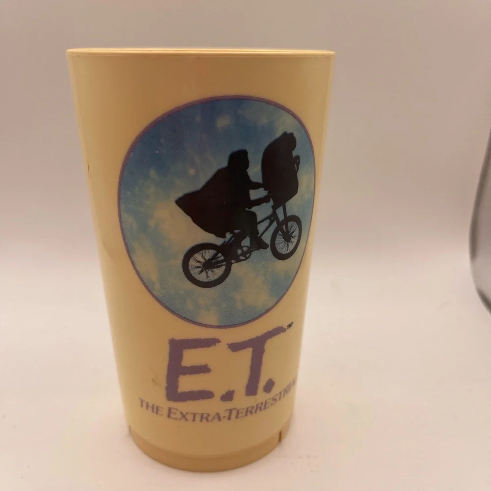 E.T.‎ Steven Spielberg Extra Terrestrial VTG Collectible 80’s Universal Cup
